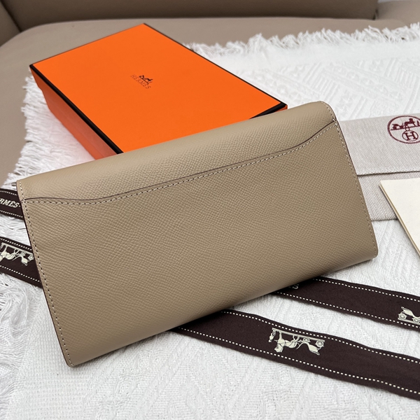 エルメス財布コピー背面デザイン